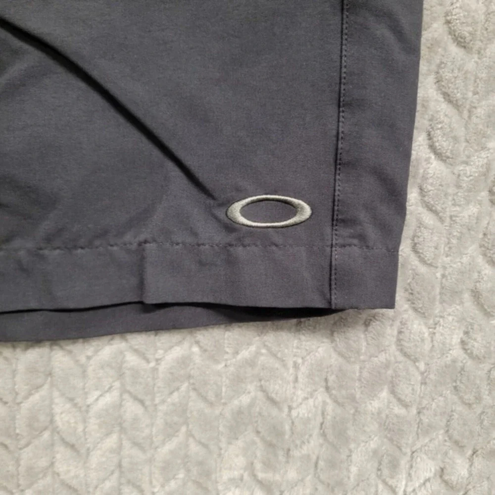 Oakley pre owned